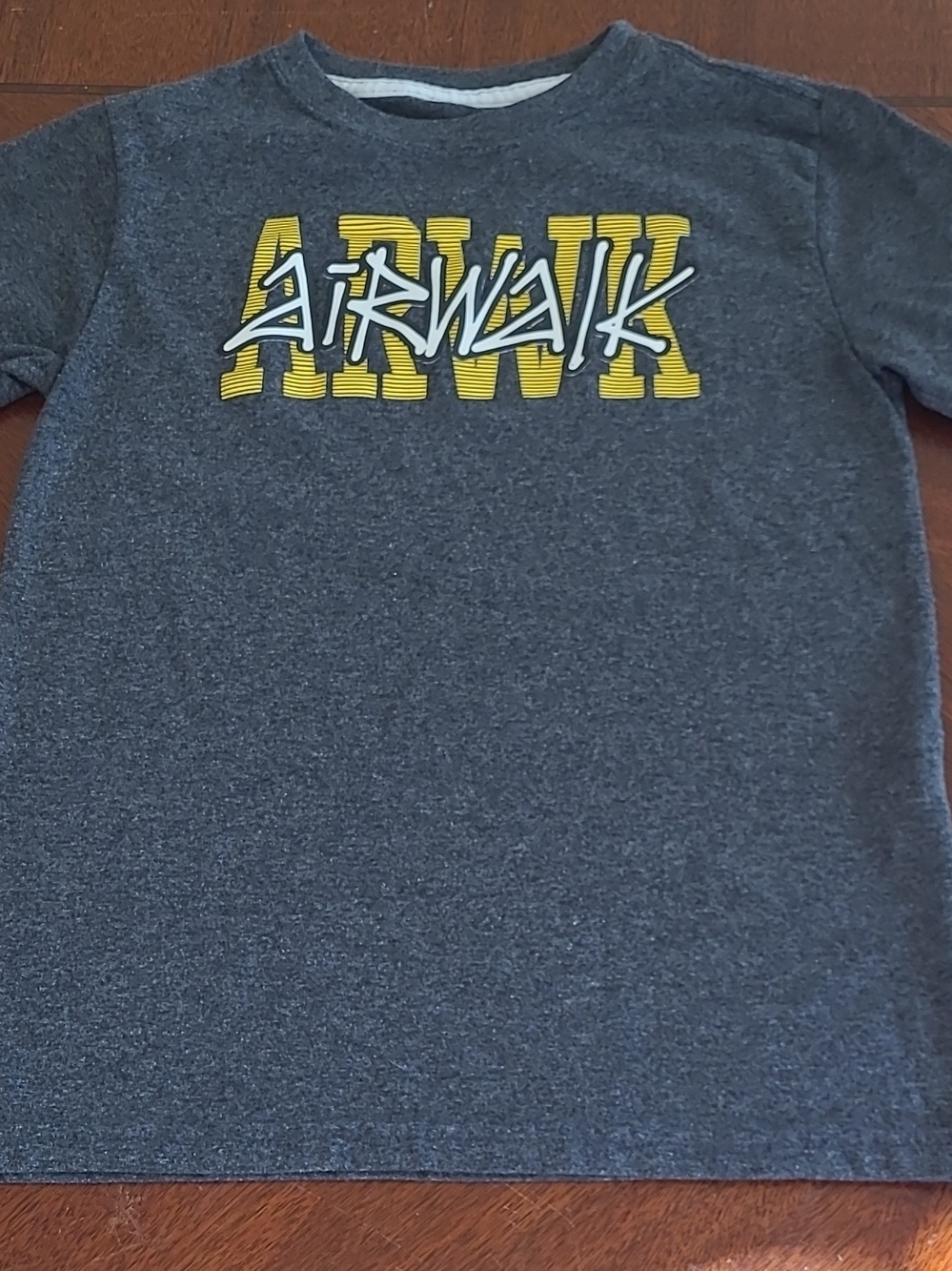 Airwalk Boys 10/12 Medium Gray Tee with Yellow and White Skate Logo